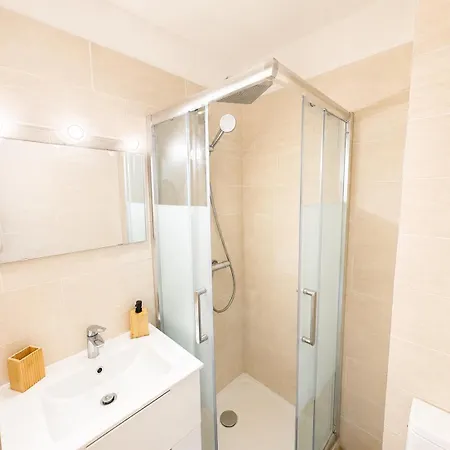 Vue - Piscine & Clim - 2 Personnes Appartement *